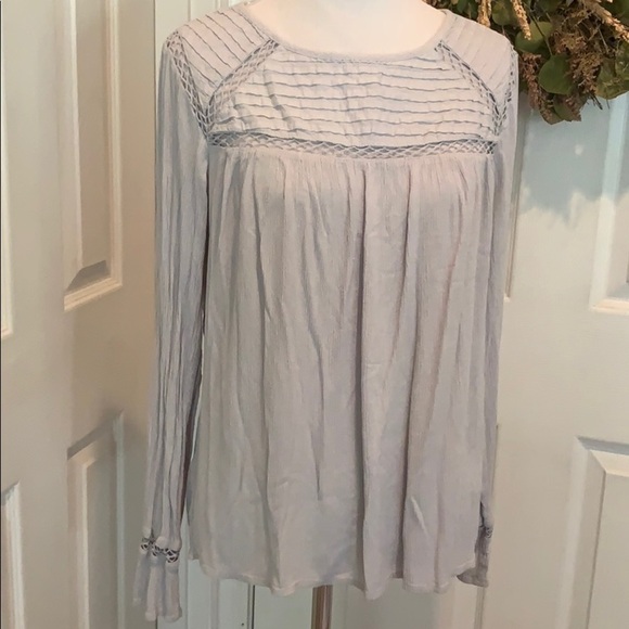 Gray top with lace detail, loose fitting body - Picture 1 of 5